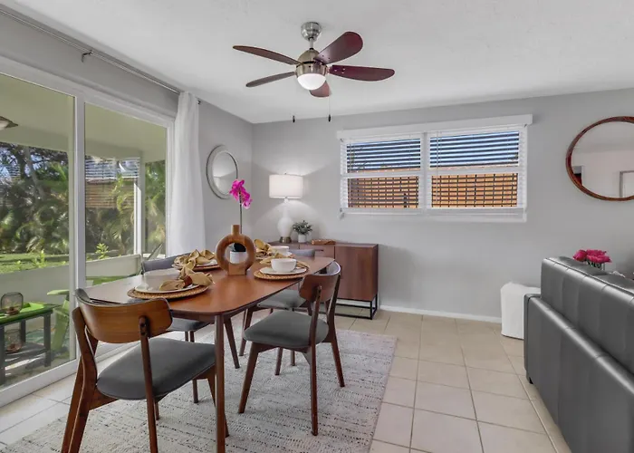 Little Beach House W/ Pool&Spa - 5 Minutes To Vanderbilt Beach