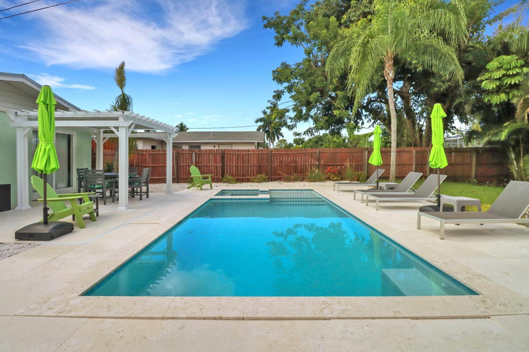 Little House W/ Pool&spa - 5 Minutes To Vanderbilt * North Naples