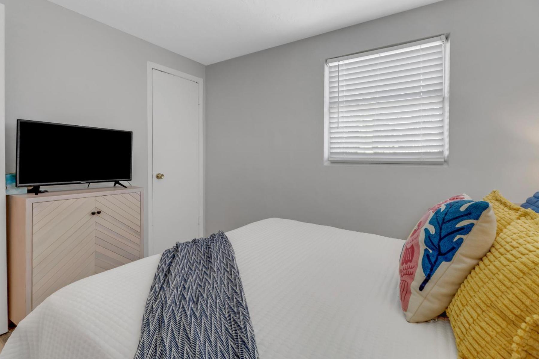 Little House W/ Pool&spa - 5 Minutes To Vanderbilt * North Naples